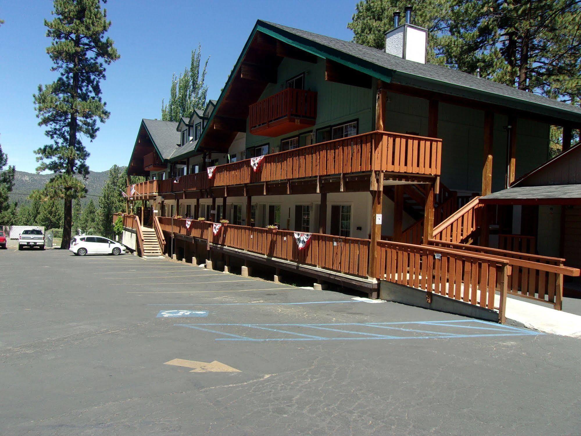 Honey Bear Lodge & Cabins Біг-Бер-Лейк Екстер'єр фото