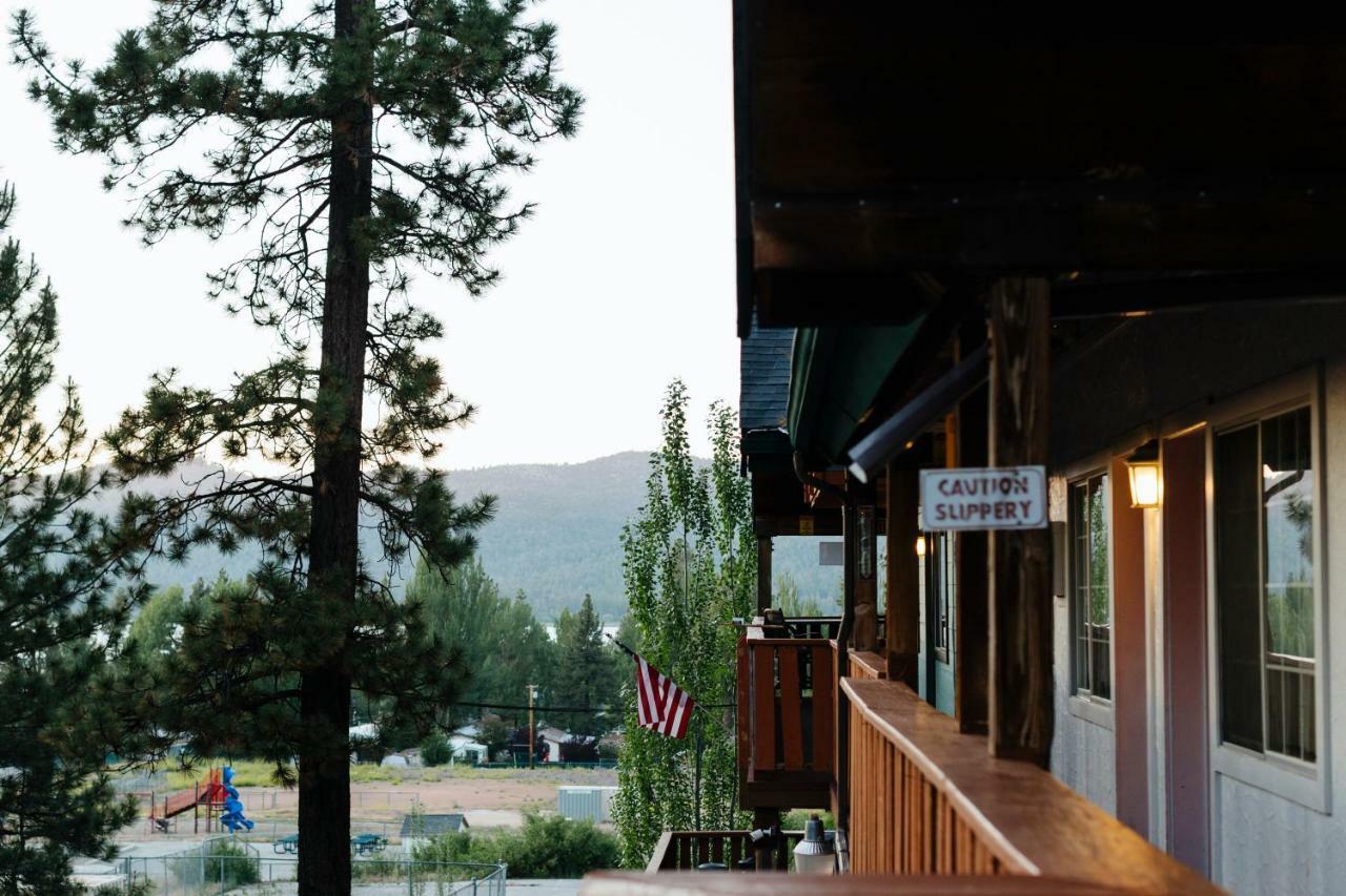 Honey Bear Lodge & Cabins Біг-Бер-Лейк Номер фото